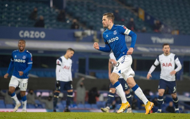 略后明显受 略后明显受